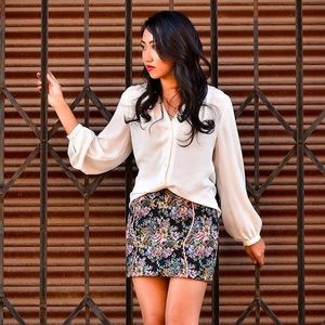 EXPRESS vneck flowy white blouse - XS - Petite